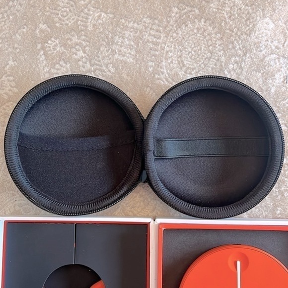 Skyroam Solis X Global WiFi Smartspot Mobile Hotspot & Power Bank Remote Camera - Picture 11 of 12